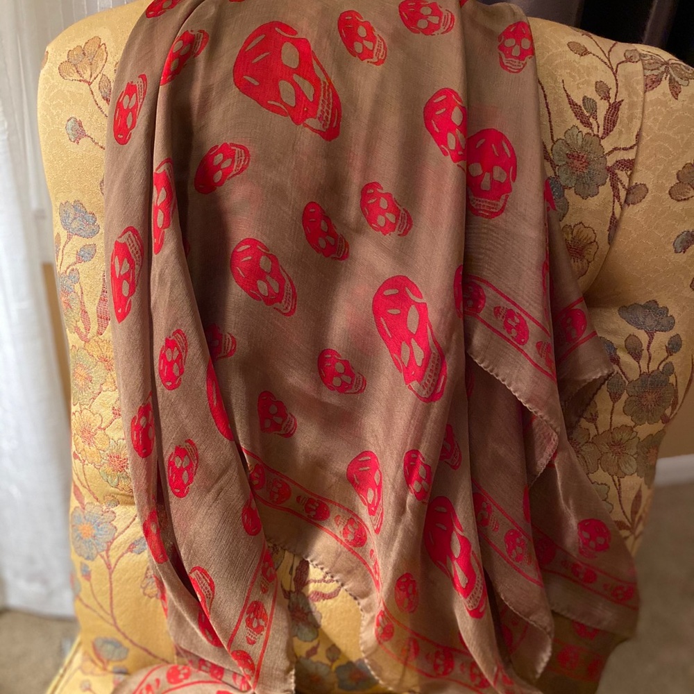 Alexander McQueen silk skull scarf